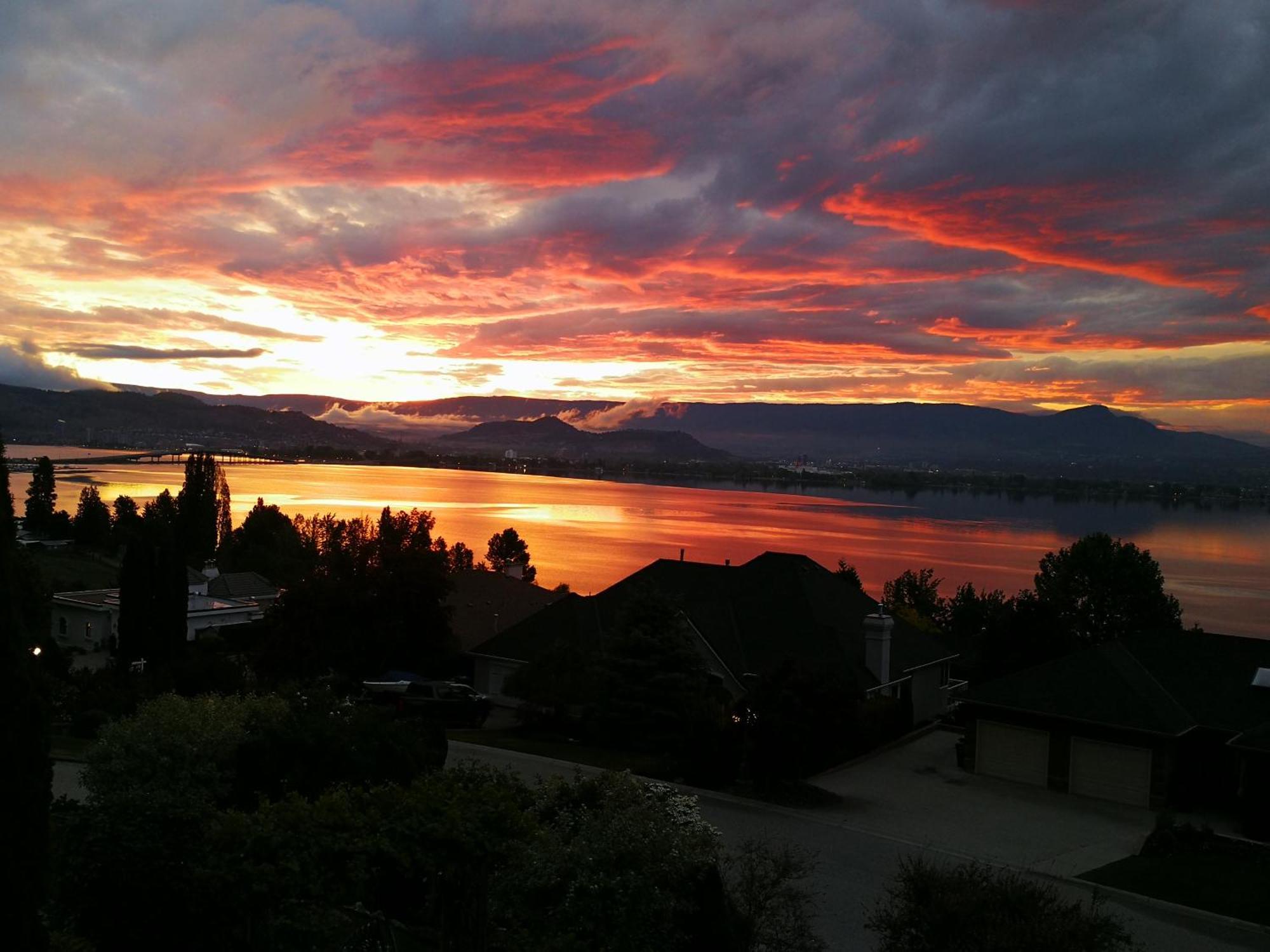 Casa Grande Lakeview House Διαμέρισμα West Kelowna Δωμάτιο φωτογραφία